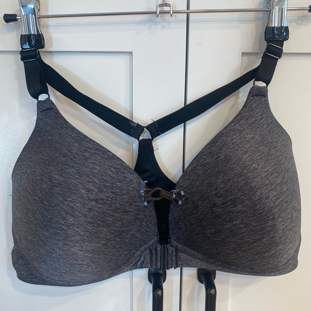 Warner’s Heather Gray Black Bra 36D Front Closure Racerback Light Pad Wireless